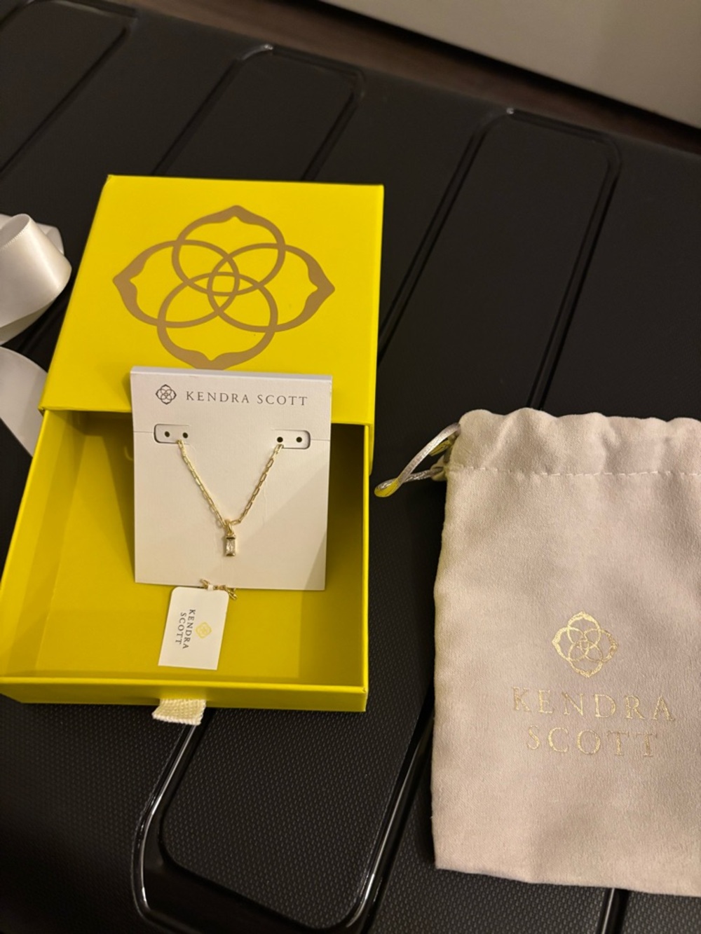 Kendra Scott Gold Phoebe Short Pendant Necklace